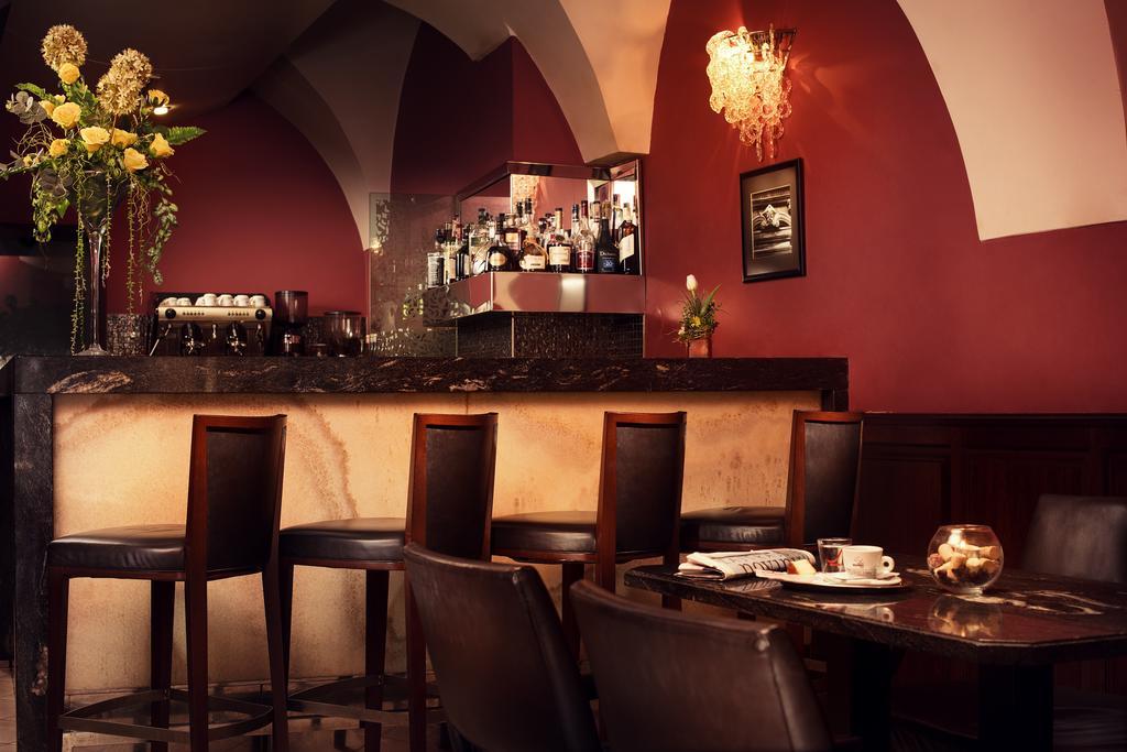 Hotel Ambassador Košice Buitenkant foto