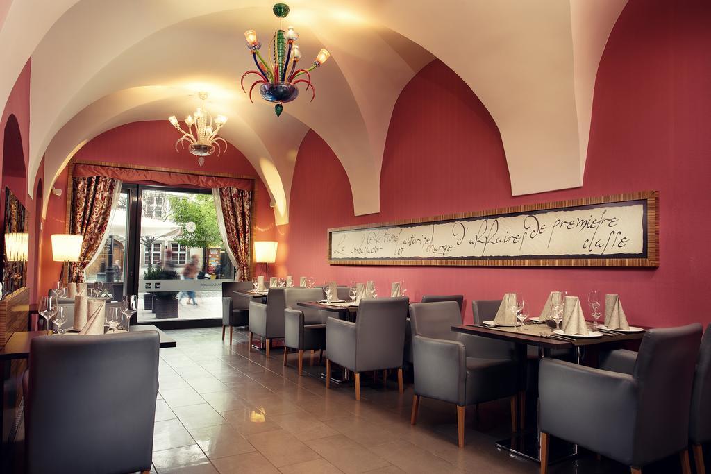 Hotel Ambassador Košice Buitenkant foto