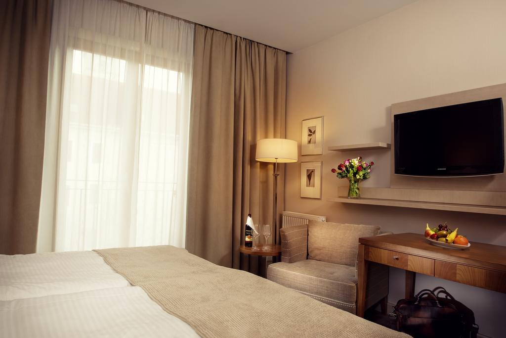 Hotel Ambassador Košice Buitenkant foto