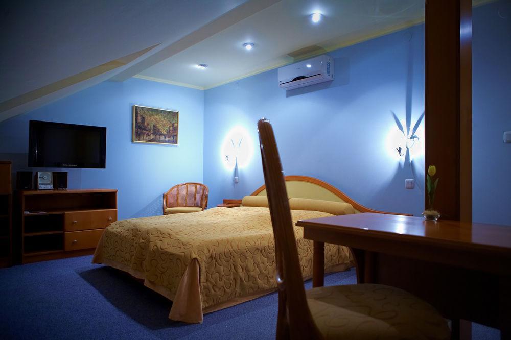 Hotel Ambassador Košice Buitenkant foto