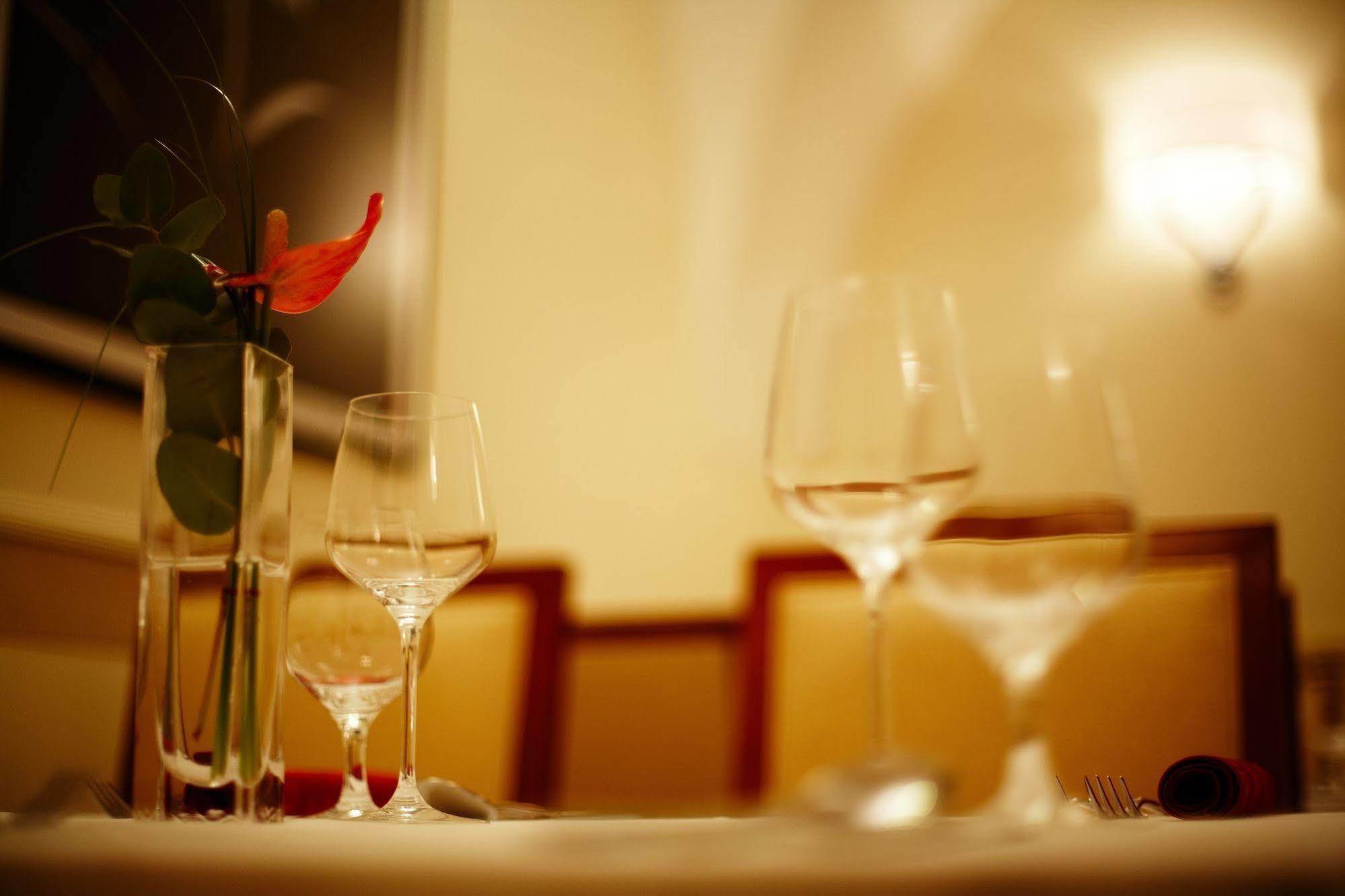 Hotel Ambassador Košice Buitenkant foto