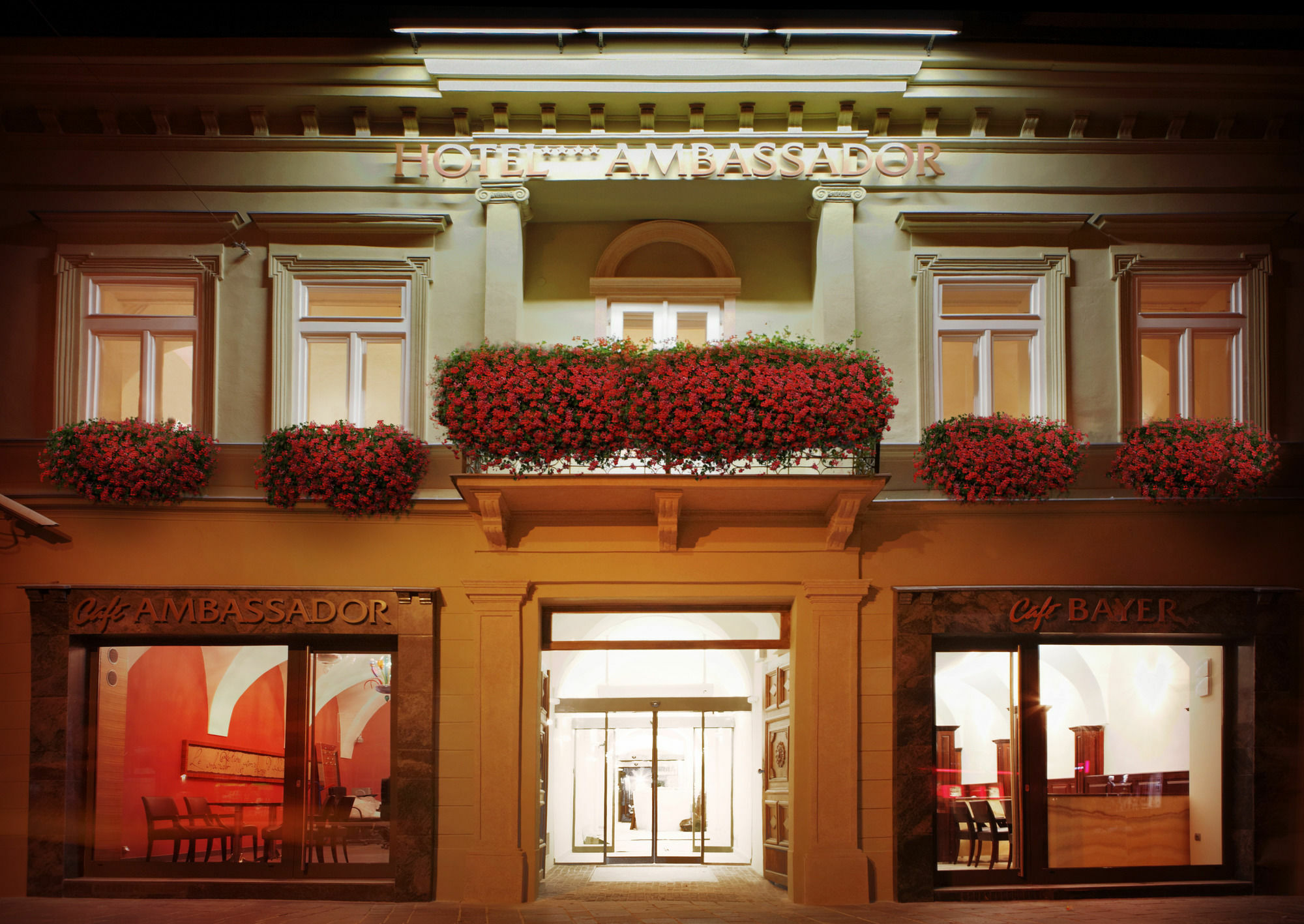 Hotel Ambassador Košice Buitenkant foto